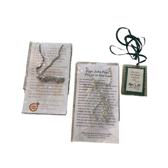 Catholic Christian Medals on Chain Mary Pope John Paul Set of 2 New on Prayer Ca - Picture 12 of 12